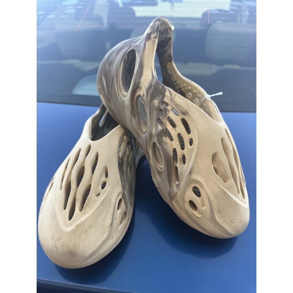 Size 7 - Adidas Yeezy Foam RNNR MX Cream Clay - Used